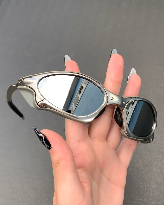 Penny Plasma Liquid Metal + Sideblinder Cinza