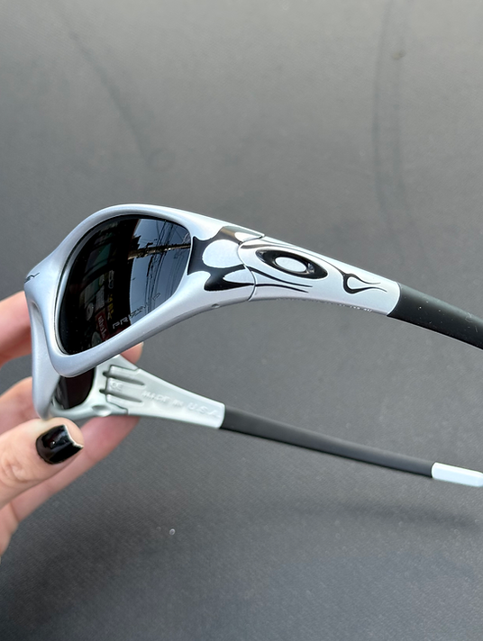 Straight Jacket Flame Black